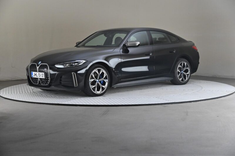 BMW i4 – Future Drivalia Vantaa