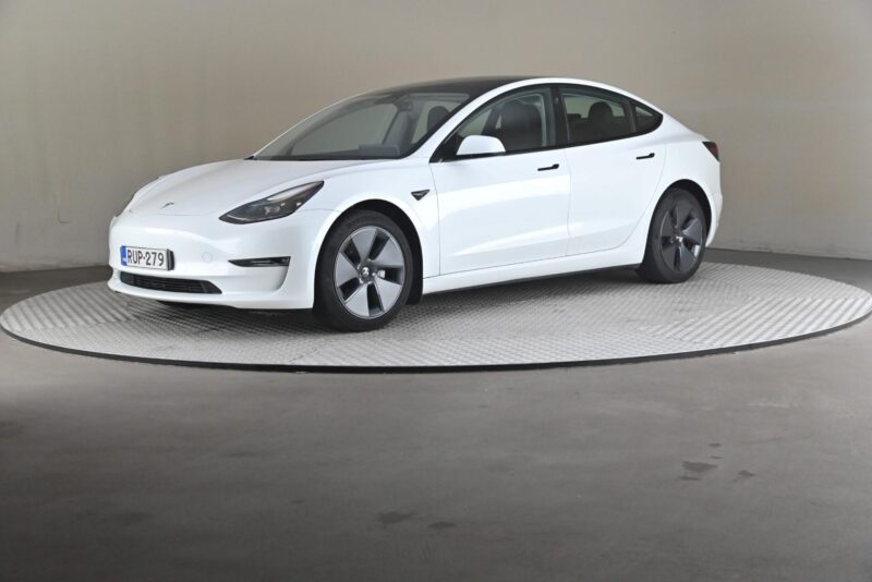 Tesla Model 3 – Future Drivalia Vantaa