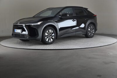 Toyota bZ4X Maastoauto vm. 2023 150 kW Automaattinen