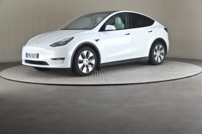 Tesla Model Y Maastoauto vm. 2023 378 kW Automaattinen