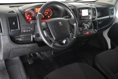 Peugeot Boxer Erillinen kuormatila vm. 2020 88 kW Käsivalintainen