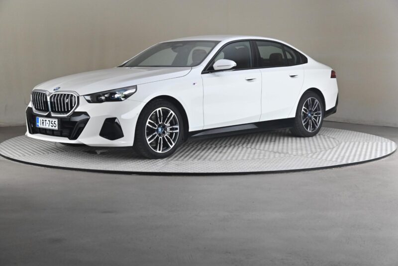 BMW i5 – Future Drivalia Vantaa