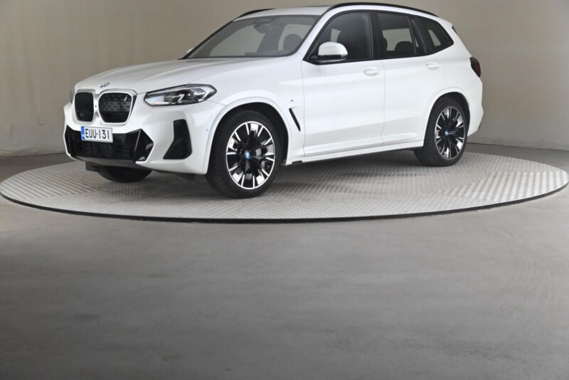 BMW iX3 – Future Drivalia Vantaa