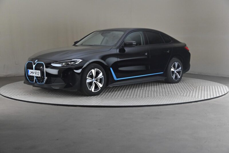 BMW i4 – Future Drivalia Vantaa